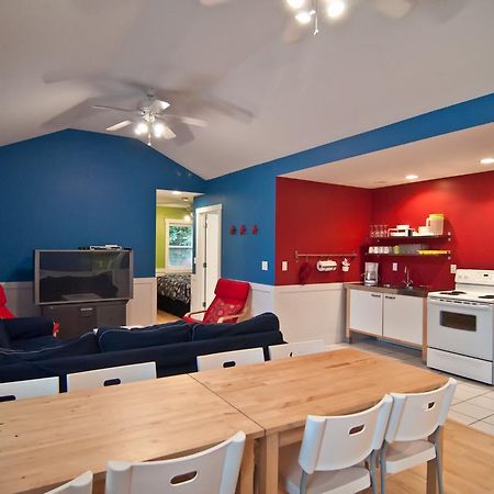 Blue Door Cottages 蒙蒂塞洛 外观 照片