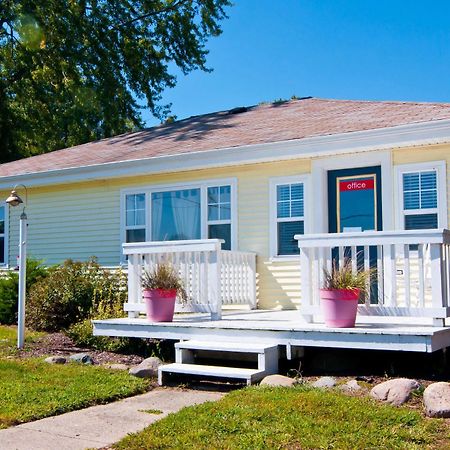 Blue Door Cottages 蒙蒂塞洛 外观 照片