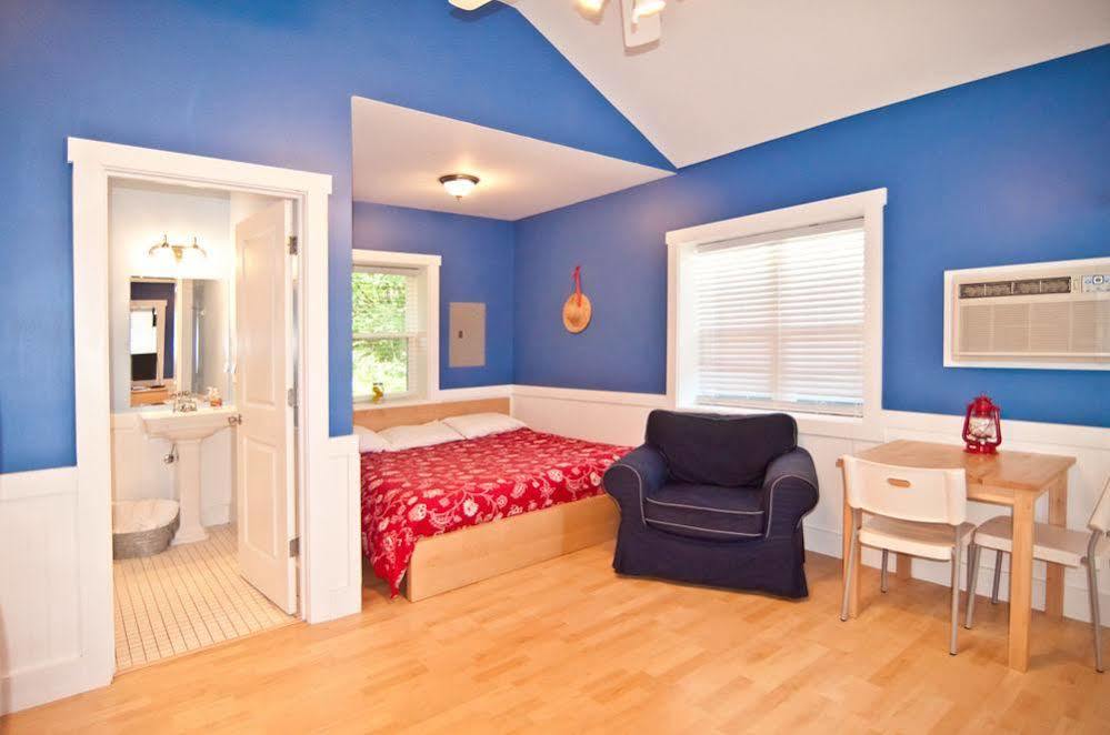 Blue Door Cottages 蒙蒂塞洛 外观 照片